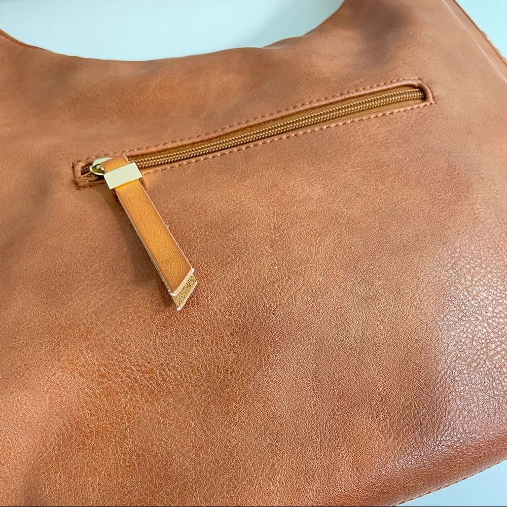 Faux leather camel color shoulder bag - Picture 13 of 14
